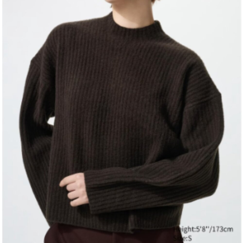 NWT Uniqlo Souffle Yarn Mock Neck Sweater